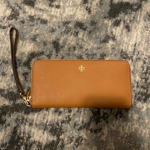 Tory Burch cognac zipper wallet Continental